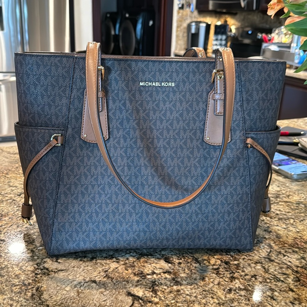 Michael kors satchel/computer bag